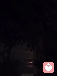 黑色给了宇凡黑色的眼睛，混混却用它寻找光明。