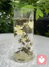 情绪不是敌人，而是信使。每一次情绪的涌现，背后都藏着未被回应的故事。配图