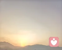 能够折磨我的，永远都是我在意的，我若不在意了，天耐我何。只要你不要了，这道题就解了。无爱可破情局，无情可破全局。其实，这个世界上最厉害的通透并不是看透别人，而是看清自己，你的在意才是别人拿捏你的筹码，你的执念才是困住你的鸟笼，当你做到不在意了，全世界都对你和颜悦色。配图