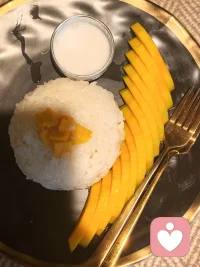 生活虽然忙碌而辛苦，但是偶尔也要停下来看看沿途的风景，吃一吃美好的食物，让我们重拾生活的勇气与信心配图