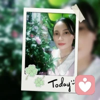 很多人会突然不想说话、不想社交、不想回复消息，只想一个人待着。
这不是孤僻，也不是矫情，而是心理的自愈机制。长期社交消耗精力，大脑会主动开启“休息模式”。

✨心理小贴士：

允许自己短暂冷漠、适当独处，不用强迫自己合群，独处也是一种情绪充电。配图