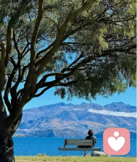 该放下的时候，就洒脱一点，把一些事留在过去，把一些人归还人海，轻装上阵才能走得更远，看更多的风景。配图