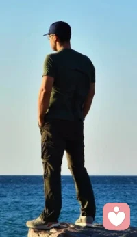 人生，就是一个逐渐开窍的过程。有人三十岁就洞见天机，有人五十岁才如梦方醒。当然，开窍，不是终点，而是起点；不是抵达彼岸，而是看清脚下的每一步都在通往彼岸；它不是让我们变得高深、完美，而是让我们活得简单、真实。配图