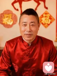 预约咨询须知
 
我有自己的节奏与方式，不与其他咨询师抢单，只服务有质量、有诚意的客户。
 
为保证疗愈效果，我每天只开放2小时咨询时段，不接受平台直接下单。
所有咨询，必须先在评论区留言预约，我确认时间后再进行。
 
家庭、工作、孩子、父母，都会影响我们的身心与情绪。
当你心里堵、情绪乱、想不通时，专业的倾听与疏导，能帮你把心聊通透，把情绪释放，找到问题根源。
 
给力心理平台靠谱、收费亲民，普通老百姓都能咨询得起。
我在这里，只做有质量的陪伴与引领，不敷衍、不消耗，用心帮你走出迷茫。
 
想改变、想通透、想成长——
请在评论区留言预约，非诚勿扰。
——吕老师配图