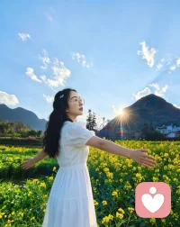 有时候，你只是需要一个不打断、不评判、不着急给建议的人。
我在这里，安静听你说。
开心也好，委屈也罢，迷茫也好，疲惫也罢，
你的情绪都值得被好好接住。
愿你在这里，能卸下一点负担，被温柔以待。