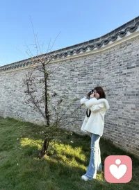 五月第一天
致敬所有在生活里
默默耕耘的女性
你为家庭、为事业、为关系
付出的每一分努力
岁月都记得
今天，也请为自己耕耘一次
种下「我值得更好」的念头✨
​配图