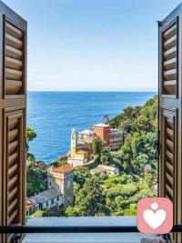 朝暮皆为客，
山海自相逢。配图