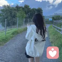 仙人掌做不了花，没办法让人捧在手心里配图