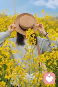 路边的小花开了
它没打算给谁看
但它开了……配图