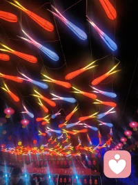 无论天空还是星空，空的时候抬头看看。
据说抬头的时候眼泪掉不下来。配图