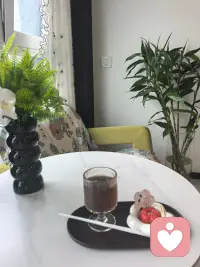 生活一半烟火，一半清欢 ；人生一半清醒，一半释然！配图