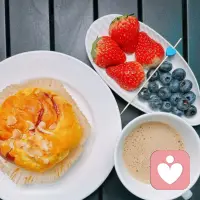 其实真正折磨你的，从来不是任何人的绝情，而是你心存幻想的期待，和无法控制的想象力，很多时候，你不是过不去生活的那道坎，而是过不了你心里的那一关，世间万物都在治愈你，唯独你自己不肯放过你自己。