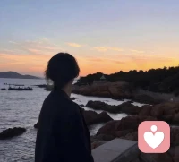 用心倾听，温柔陪伴。配图