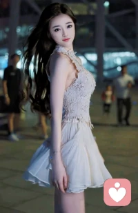 心里堵的慌就说出来，不用假装坚强，我愿接住你所有的情绪与不安，别一个人扛着所有的难，情绪从不是负担，找个出口，让心松口气，谁都有绷不住的时候，倾诉不是软弱，是与自己和解！