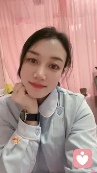 15年护士
3年心理咨询师
一半守护生命，一半疗愈心灵。
不贩卖焦虑，只传递温暖，
用专业和陪伴，陪你好好生活、好好爱自己。
