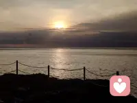 日落是一整天最温柔的时刻，愿你眼底有光，心中有暖，不负黄昏与四季。配图