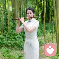 第一次用这软件，我可以做一个安静的倾听者。我是一个性格很稳定的人，喜欢与人交流，给予人情绪价值。开心一直是我最真实的心态。我会民乐，爱健身，会瑜伽！会跑步。这些正能量能帮助到你吗？配图