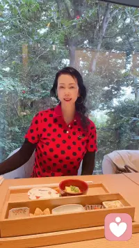 人生的好活法：忙時管理好自己的情绪，闲時管理好健康，两样均具备了说明你已豁达了，那就琢磨着赚钱吧！这才是你活着的核心意义。加油