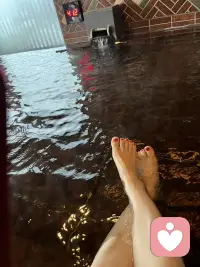 其实人类最牛的部件是肠道。它藏着5亿个神经元它才是情绪终极操盘手，被称之为第二大脑，古人的牵肠挂肚道破玄机。肠道菌群平衡相当于血液纯净，情绪不会那么张扬，平稳而有秩序。姐姐在呢