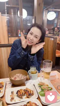 昨晚又嗨了一场吞了一肚子，一大早脑细胞还在兴奋着肚子仍在热闹着还没消化呢，好个开心劲儿！时间犹如投资品，不开心就是在亏时间的本。记住没人逼你去开心，自己不开心就是蠢。加油配图