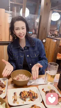 昨晚又嗨了一场吞了一肚子，一大早脑细胞还在兴奋着肚子仍在热闹着还没消化呢，好个开心劲儿！时间犹如投资品，不开心就是在亏时间的本。记住没人逼你去开心，自己不开心就是蠢。加油配图