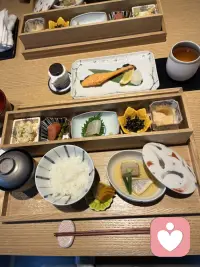 朋友，你不必非常出色，只要在很长时间内能够掌控自己的情绪就足已，因为你活得通透。知心姐性格随和善于人际情感，助姐妹越来越好顺又顺。配图