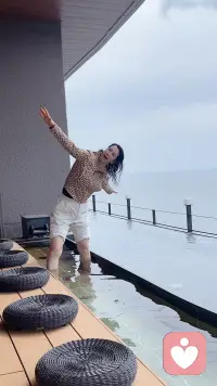 今天是周末，祝友友们开心啊。好吃好喝好玩！
自己不开心没人逼你去开心，让自己开心也是一种能力，因为你撑控了自己的情绪。加油配图