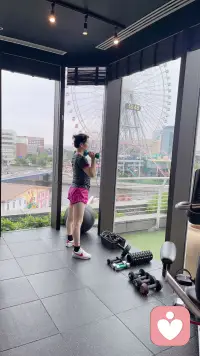 人间清醒无外乎要做到这三件事：拥有稳定情绪健康的身体、其次拥有赚钱能力、还要有快乐的能力它体现于会谈恋爱，旧爱新谈胜于新人新恋。就这三件事做对了，你的精神爽歪歪。