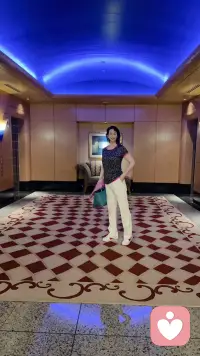 情绪稳定的人之所以稳定是因为将人性琢磨透了，聪明人之所以聪明是因为比普通人多懂了那么一点儿变通。若想不内耗其一改变思维方式，其次接触对自己有价值的人。配图