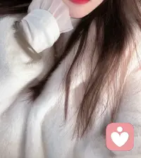 我是专注于倾听与共情的自我介绍聆听者，擅长捕捉每一份真诚表达里的情绪与闪光点。

不打断、不评判、不敷衍，耐心接住你的每一段讲述——无论是日常碎碎念、情绪低落时的倾诉，还是认真的自我展示，我都能全神贯注聆听，读懂你的心意与感受。

以温柔陪伴为底色，用专注倾听做回应，做你最安心、最可靠的聆听伙伴，让每一次表达都被认真听见、被温柔善待。配图