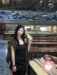 曾倚亲为暖
霜深方知寒
千帆皆过尽
自渡是清欢
心有度，爱自安
致涅槃重生的自己～配图