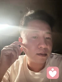 别让疲惫困住自己，累了就歇一歇。生活有风雨，也总有暖阳。接纳不完美，放下焦虑，好好爱自己。慢慢来，一切都会慢慢变好，你值得所有温柔与美好