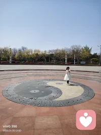 『无论发生什么，让自己成为一个喜悦的人 』

对于每一个人生经历，你可以选择让它丰富你的生命或将它变成一个诅咒。