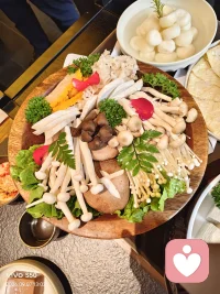  人人为我师，我为人人师，见贤思齐，薪火相传。教师节快乐！[福][强][烟花][庆祝][爆竹]