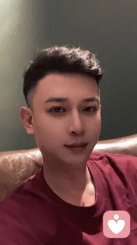 生活本就是，一边拥有，一边清零，一边崩溃，一边自愈。
不必强求所有人都懂你，也不必刻意迎合谁，
安安静静做自己，就很好。配图