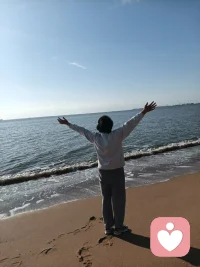 唯有怀揣阳光不断前行，才能走到春暖花开时，唯有持之以恒的努力才能配的上你的梦想，在这个悲凉的世界，自己不努力一切都是浮云，社会日新月异，若不努力，势必成为井底之蛙！