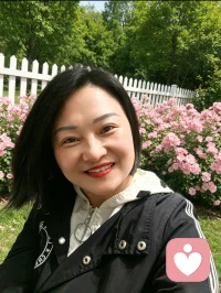 一颗真心，两袖清风，
无关风月，只此青绿，
余生，漫煮时光。。。配图