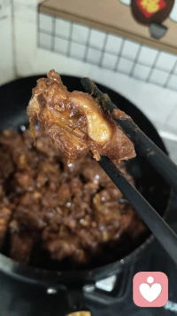 遗憾和后悔有什么区别？明知结局无缘，仍甘愿奔赴相逢。相伴纵使短暂一程，此生便无憾事，不愿躲闪回避，更不愿往后余生，困在没能相见的悔恨里。

2026.6.3我为什么会选择见一面？即便六爻卦像已显，知道命中注定的结果，我还是以身入局。遗憾是没能有更好的结局，是人生常态。在遗憾的悲情时刻我明白尽力而为了之后是了无遗憾的向前走。而错过你的后悔，会消耗我余生的激情，再无法填满。后悔是对过往的否定，也是困着我怎么选都会否定自己的决定，未来反复诘问自己的时候，该是多么无力。