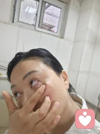 红尘半世共风雨，不问繁华只问安。
寒暑相偎情未改，初心不负度流年。
2026.6.6.7.8.9，又一年高考季，从2008到2026，41一岁的人生年年高考考场外守候，从送考到危机干预，感谢伴我成长，感恩今年相对凉爽的天气。眼底有些受暑热影响，手腕受伤，面对个案，累的有些疼。年年寒暑青少年心理健康活动不缺席，坚持，继续，值得！配图