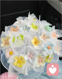 攒了些八卦，如果我接单了我要跟我的贝贝（顾客）说一说，今年确实很累，但是我们可以互相抱抱！期待我的第一单，跟贝贝配图