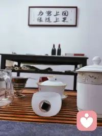 你眼中的你不是你，别人眼中的你也不是你，你眼中的别人才是你。配图