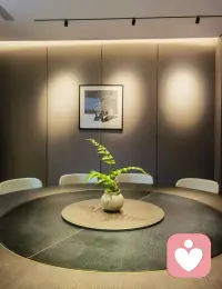 爱自己，才是终身浪漫的开始。
开心这种事，自己买单比较容易，有人宠是惊喜，自己宠自己是能力。
画了两幅画，一幅在朋友会所，另一幅裱起送给自己。
愿有惊喜也有能力，爱财爱己，今年必定风声水起。
亲们女神节快乐！开心每一天！配图