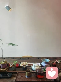 但凡是能失去的，说明从未真正属于你，所以不必后悔。
这个世界上的任何事情，最终还有一条出路，那就是随它去，事情已经这样了，还能怎么样？也就那样，没有人可以回到过去从新开始，但谁都可以从今天开始。
​配图