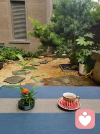 望远处是风景，看近处才是人生。
人生就是一场体验，岁月静好是片刻，一地鸡毛是日常，即使世界偶尔薄凉，内心也要繁花似锦，浅浅喜，静静爱，深深懂得，淡淡释怀，不去惊艳谁的人生，只温柔自己的岁月，落落大方，好好生活，唯愿余生岁月无恙，只言温暖，不谈悲伤。配图