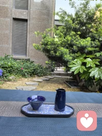 真正的正能量：是你活成了光源。
只要接近你，就是接近光，不管你愿不愿意，你都能温暖到别人，都能照亮别人。

​今天宠幸这个小宝贝：星空釉钧瓷斗笠主人杯。配图