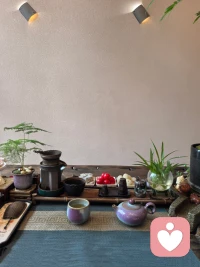 每个人都活在自己的因果中；
也活在自己的业力福报里；
所得皆应得，所遇为该遇。配图