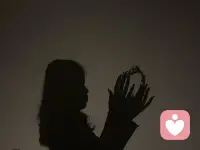 本人女，真心要应聘一个倾听师，有耐心，不敷衍，男生女生都可以。先转账，备注（自愿赠与）心情不好能安慰，情绪稳定，骂不还口，等待有缘人。配图