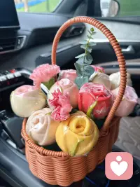 玫瑰也可以活出烟火气的！名曰：“面面俱到”😄😄