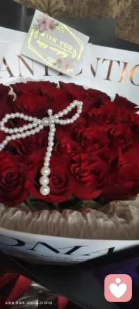 看着镜子里的脸，有光阴给的纹路，也有自己修来的从容！往后余生，唯愿睡得安稳，起得从容！你好，下一站！🍺🍺