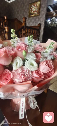 看着镜子里的脸，有光阴给的纹路，也有自己修来的从容！往后余生，唯愿睡得安稳，起得从容！你好，下一站！🍺🍺